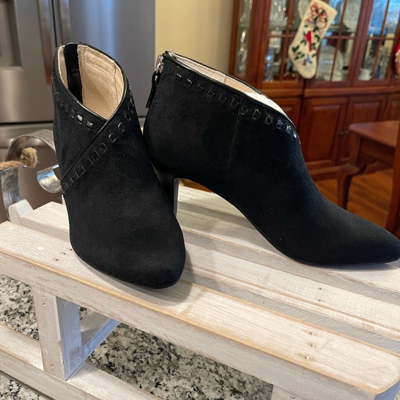 NIB Life Stride Giada Ankle Boot 6 1/2M Black - Picture 1 of 9